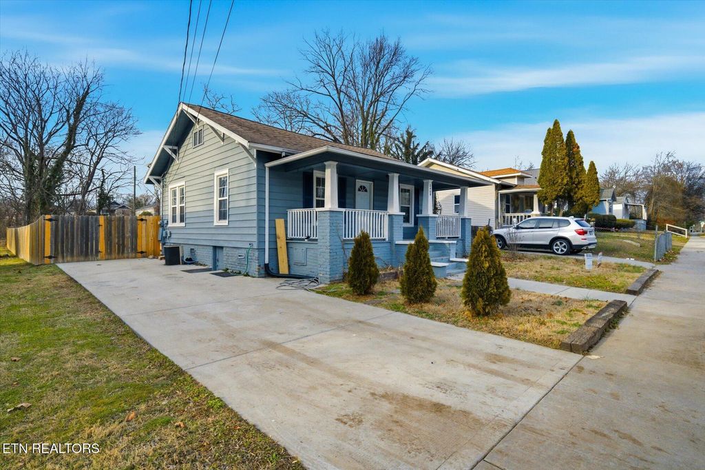 Photo of 2409 Wilson Ave, Knoxville, TN 37915 (MLS # 1329504)