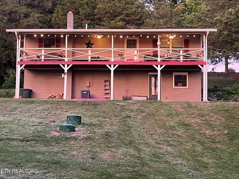 Photo of 1420 Twin Oaks Rd, Sevierville, TN 37876 (MLS # 1344756)