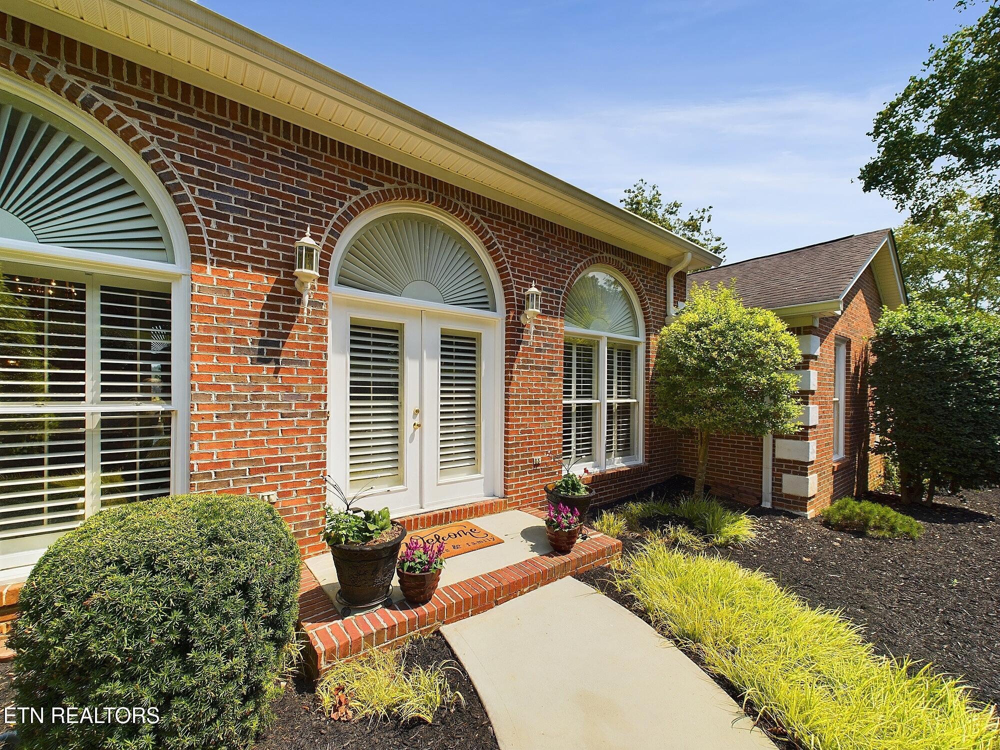 155 Lake Crest Drive