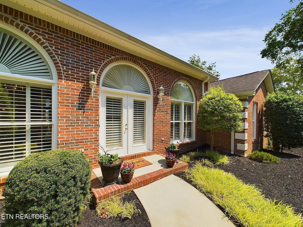 Photo of 155 Lake Crest Drive, Lenoir City, TN 37772 (MLS # 1357942)