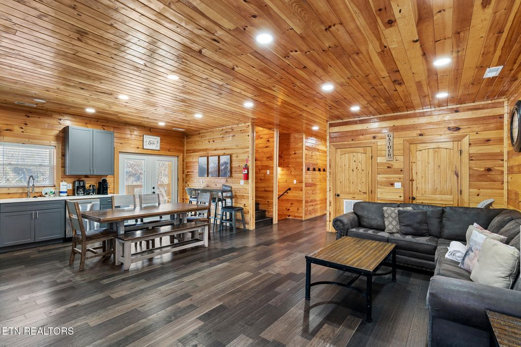 Photo of 139 Water Tower Rd, Gatlinburg, TN 37738 (MLS # 1326510)