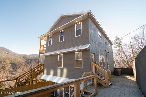 Photo of 139 Water Tower Rd, Gatlinburg, TN 37738 (MLS # 1326510)