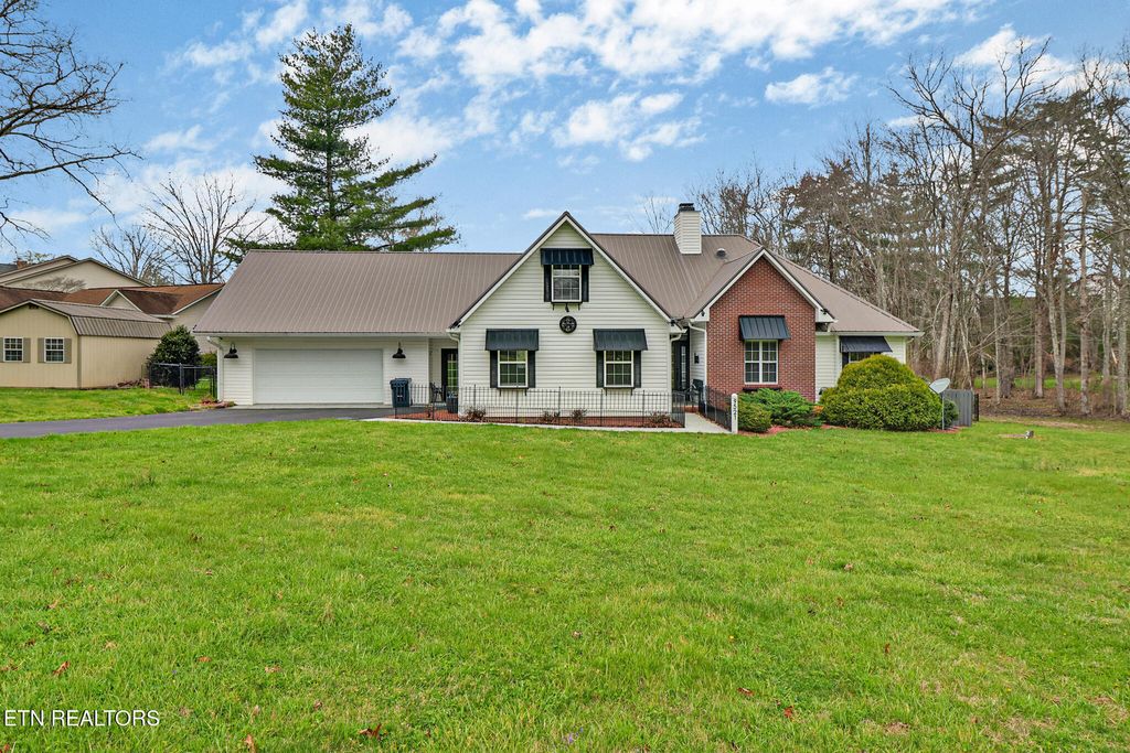 Photo of 9521 Cherokee Trail Trl, Crossville, TN 38572 (MLS # 1334368)