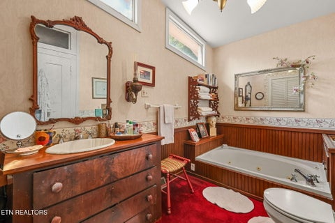 Tiny photo for 600 Commerce St, Loudon, TN 37774 (MLS # 1354992)