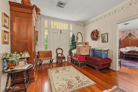Tiny photo for 600 Commerce St, Loudon, TN 37774 (MLS # 1354992)