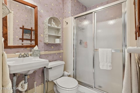 Tiny photo for 600 Commerce St, Loudon, TN 37774 (MLS # 1354992)