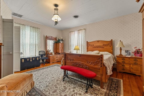 Tiny photo for 600 Commerce St, Loudon, TN 37774 (MLS # 1354992)