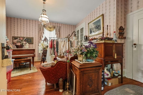 Tiny photo for 600 Commerce St, Loudon, TN 37774 (MLS # 1354992)