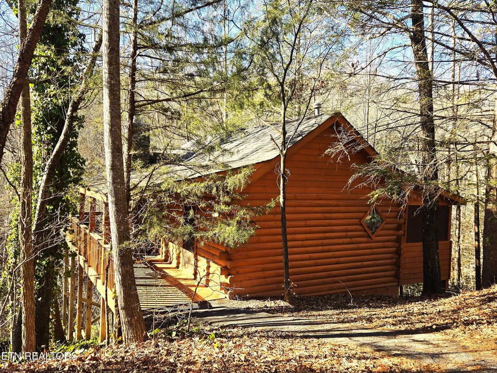 Photo of 1580 Walt Price Rd, Sevierville, TN 37876 (MLS # 1325312)