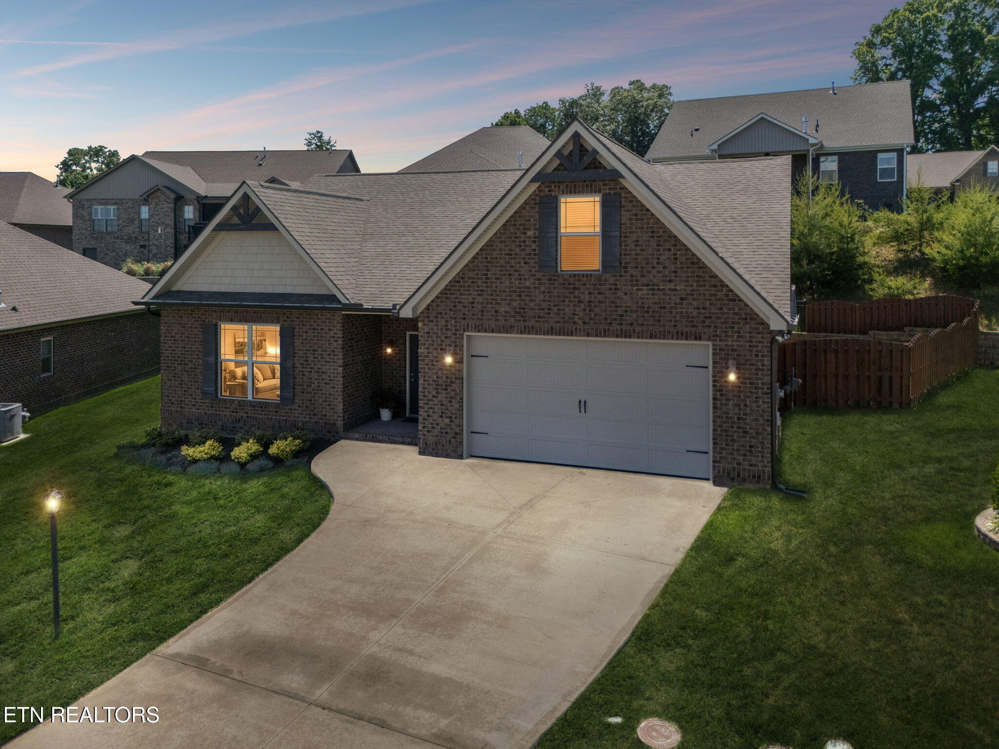 3437 Windmead Lane