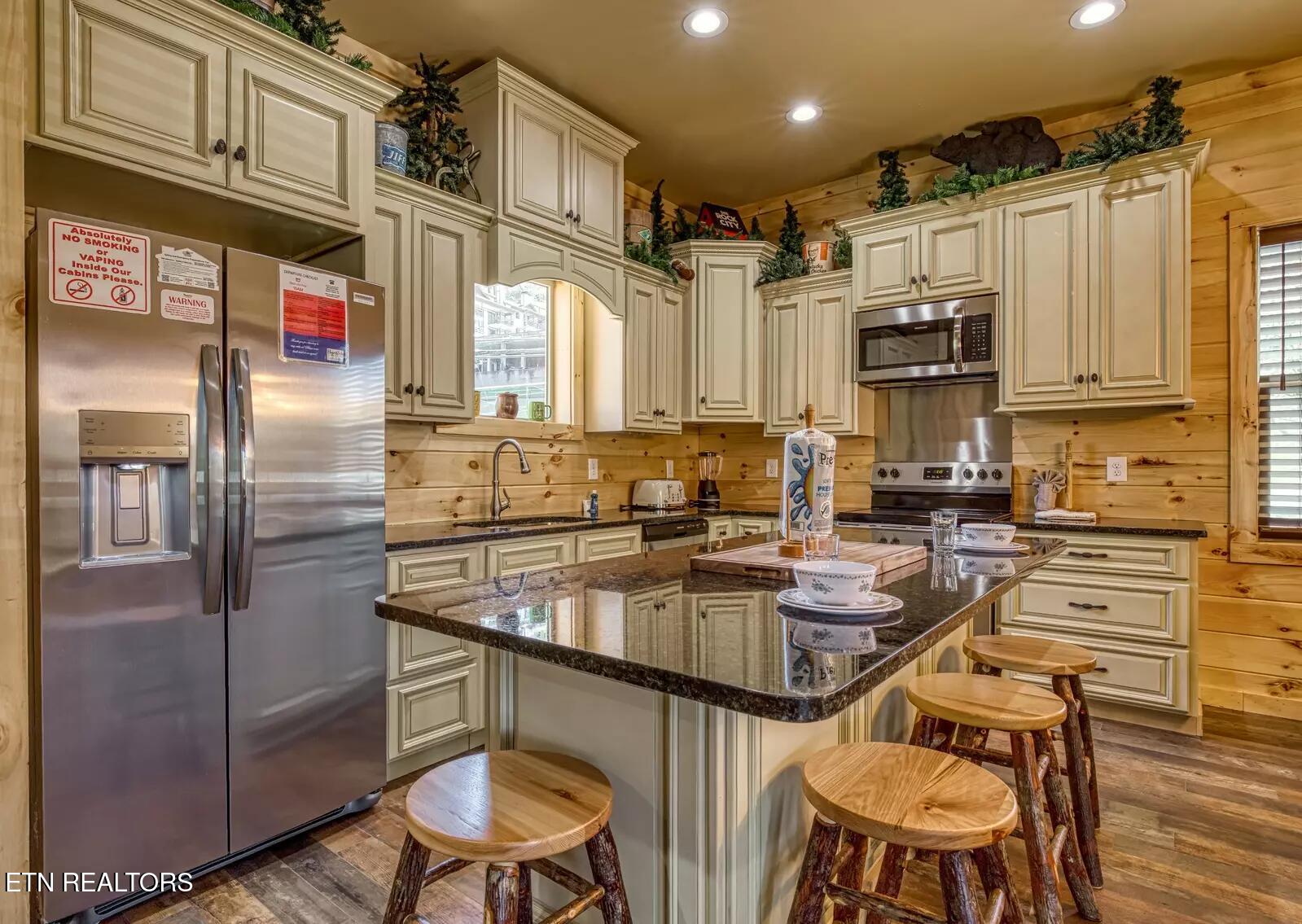 604 Cherokee Orchard Rd