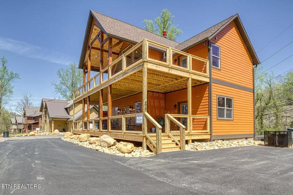 Photo of 604 Cherokee Orchard Rd, Gatlinburg, TN 37738 (MLS # 1330386)