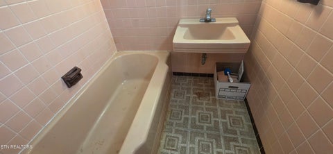 Tiny photo for 354 East Drive, Oak Ridge, TN 37830 (MLS # 1354976)