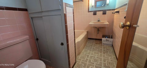 Tiny photo for 354 East Drive, Oak Ridge, TN 37830 (MLS # 1354976)