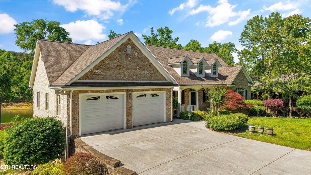 Photo of 2177 Riverview Drive, Dandridge, TN 37725 (MLS # 1342154)