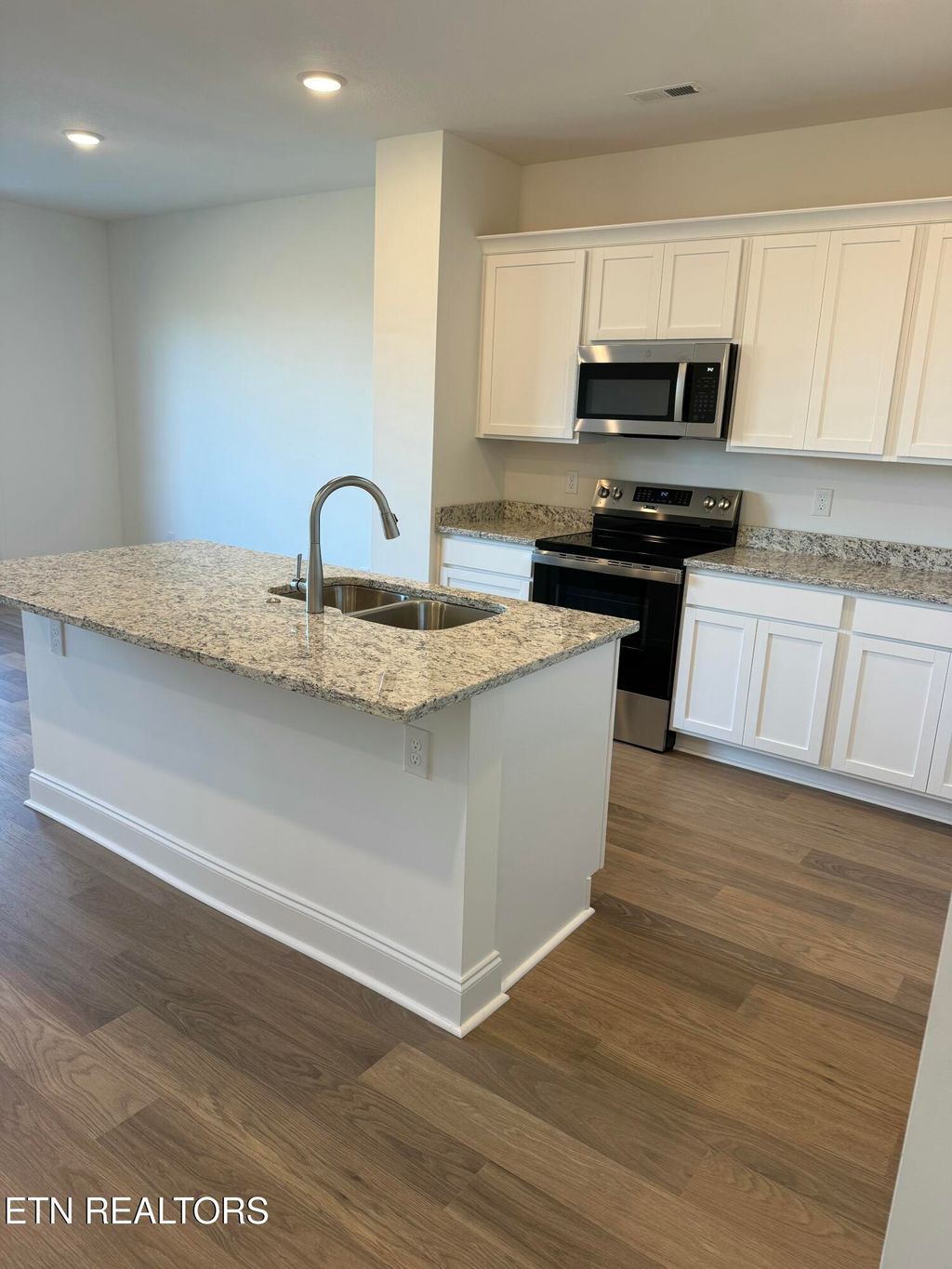 Photo of 1728 Bennett Village Drive, Maryville, TN 37804 (MLS # 1326969)