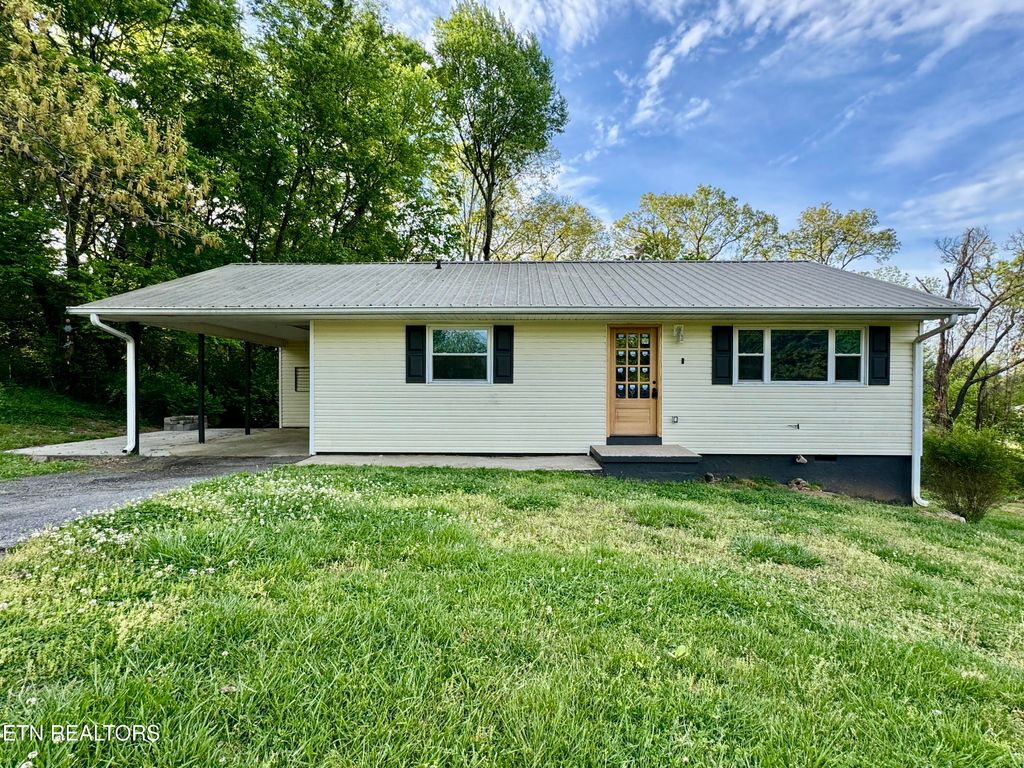 Photo of 3908 Underhill Lane, Knoxville, TN 37921 (MLS # 1338212)