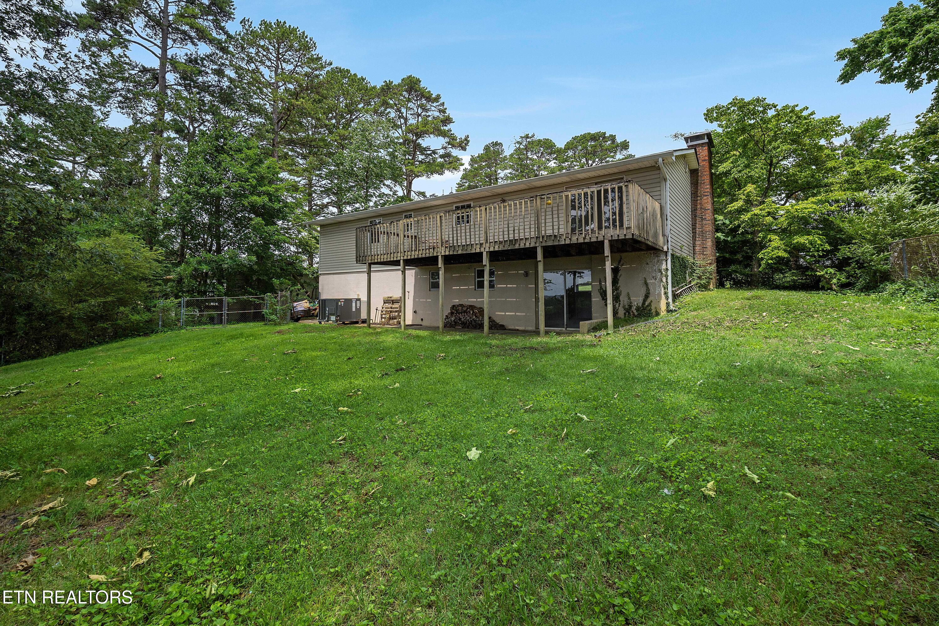 1140 Lovell View Drive