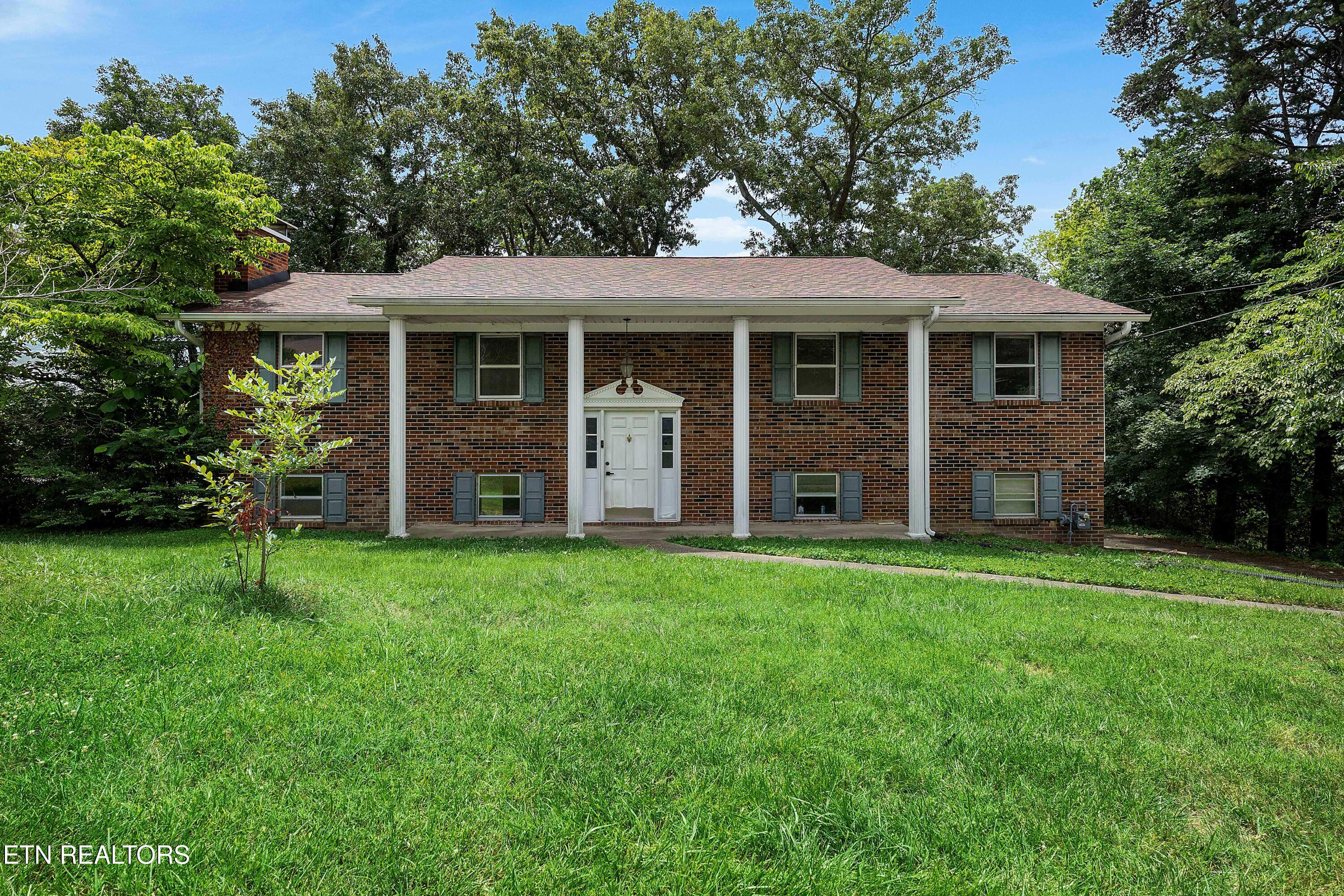 1140 Lovell View Drive