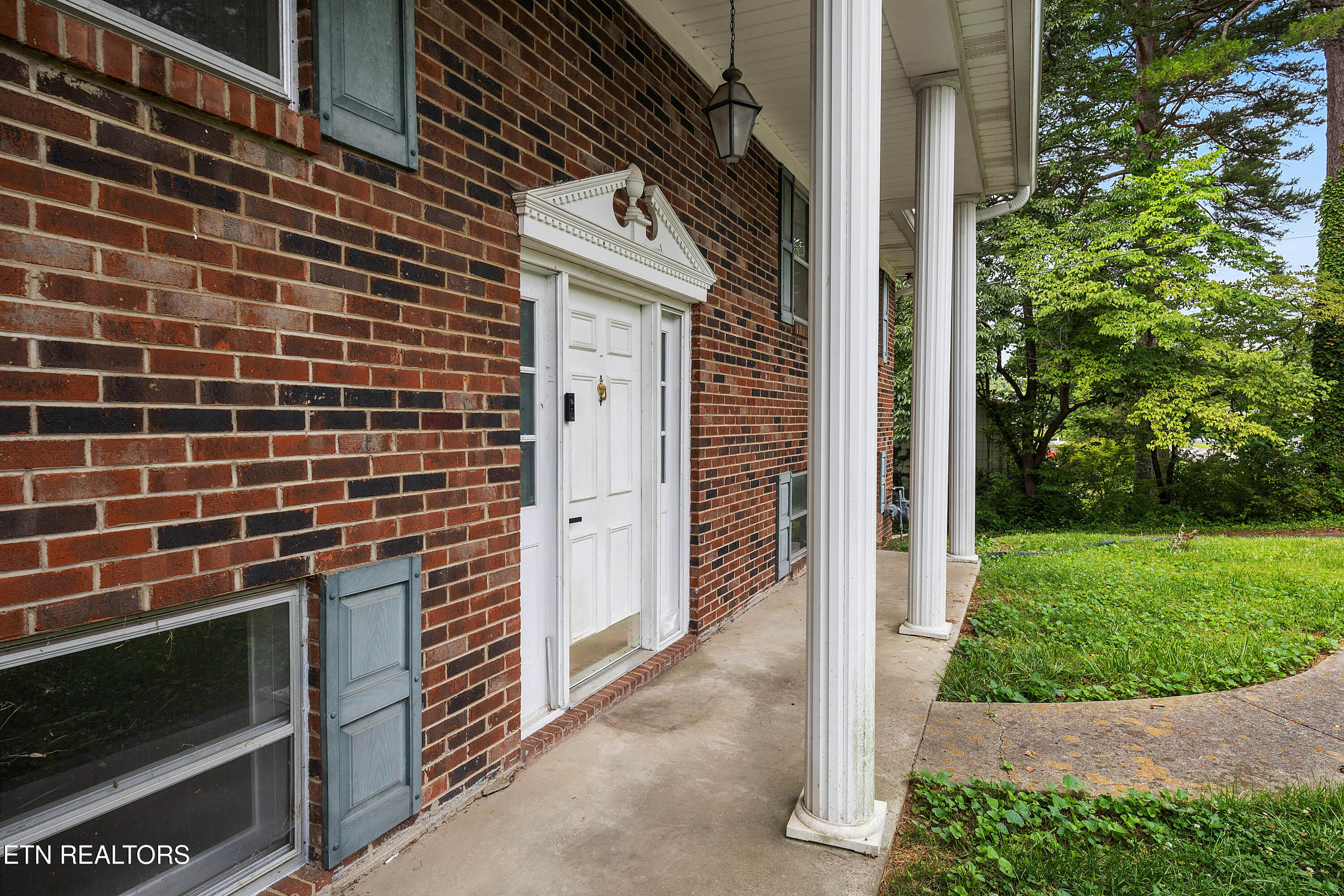 1140 Lovell View Drive
