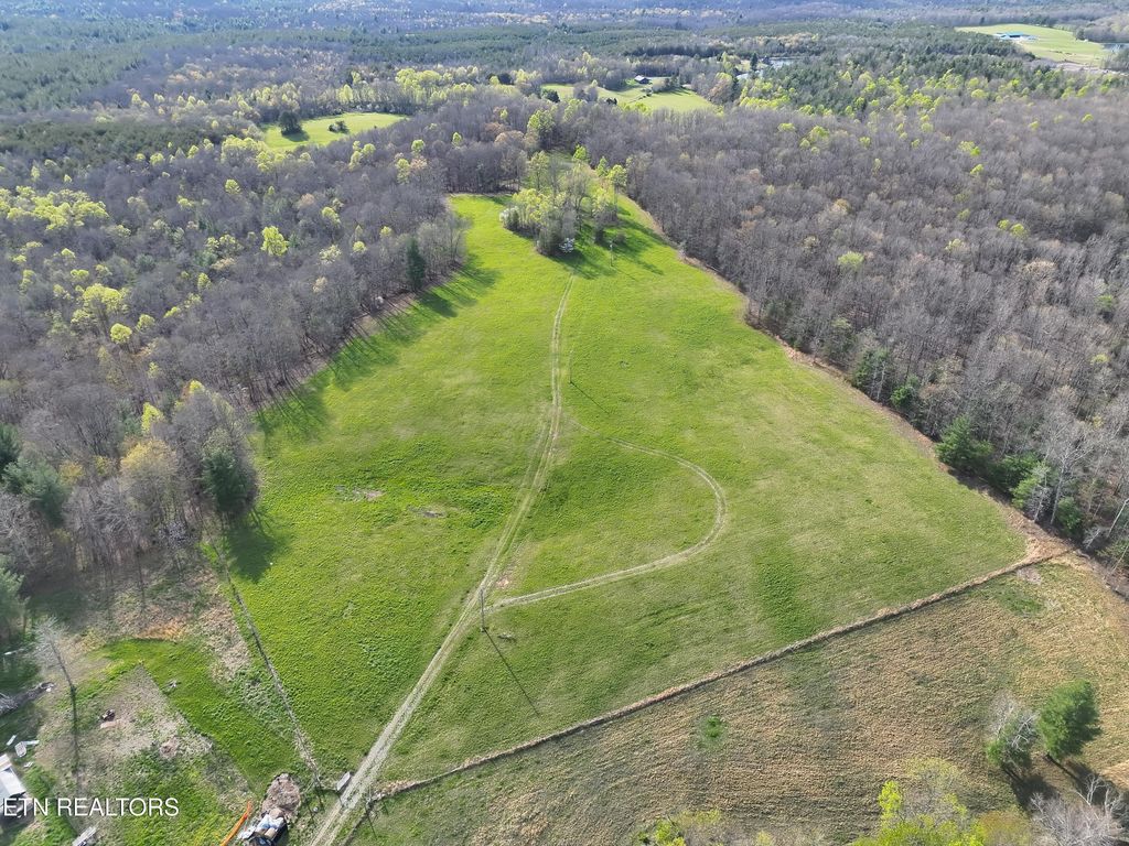 Photo of 999 Meister Hills Rd, Deer Lodge, TN 37726 (MLS # 1332466)