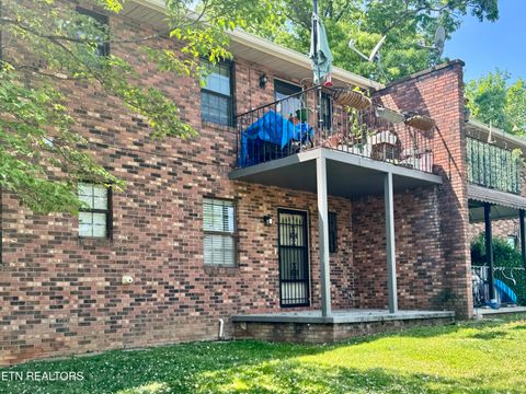 Tiny photo for 810 Highland Drive #404, Knoxville, TN 37912 (MLS # 1338222)