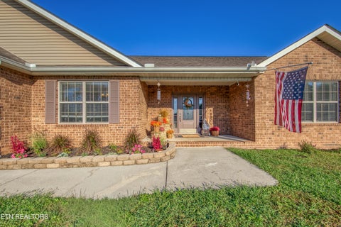 Tiny photo for 743 Hillside Lane, Lenoir City, TN 37771 (MLS # 1358348)