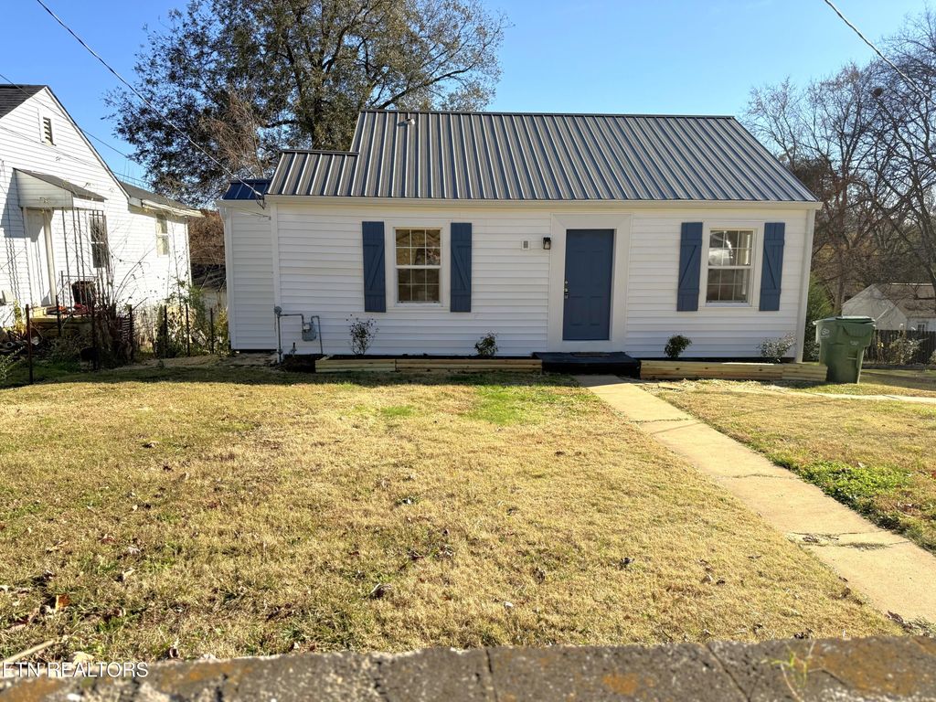 Photo of 1210 Morningside Ave, Maryville, TN 37804 (MLS # 1323158)