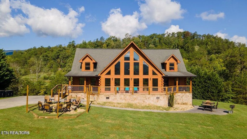 Photo of 2715 Dayne DR Dr, Sevierville, TN 37876 (MLS # 1323252)