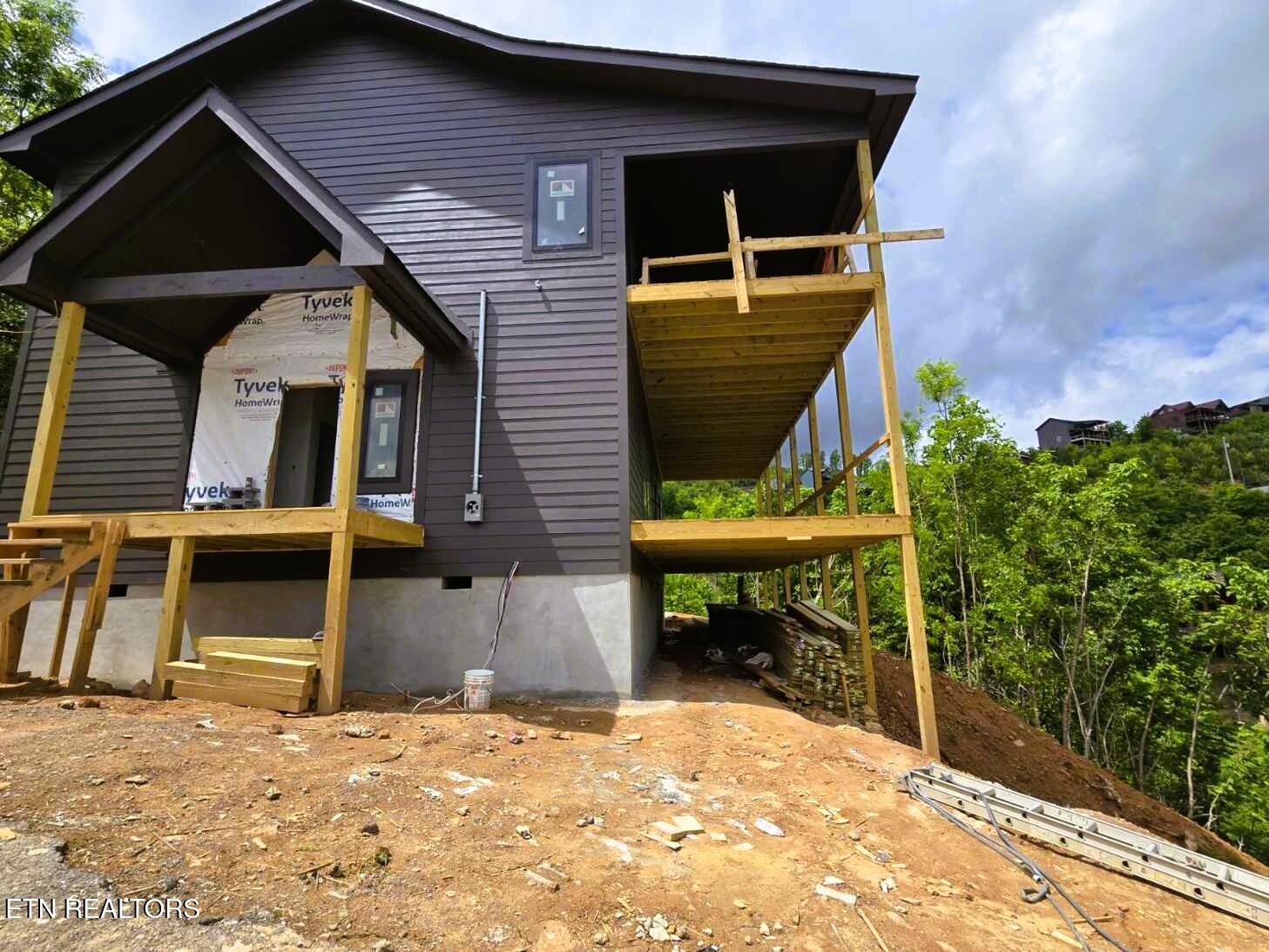 1131 Longview Court