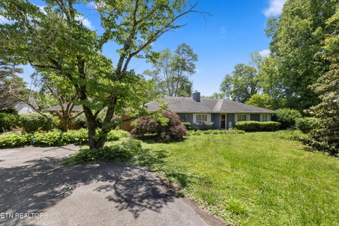 Photo of 5800 Holston Hills Rd, Knoxville, TN 37914 (MLS # 1344390)