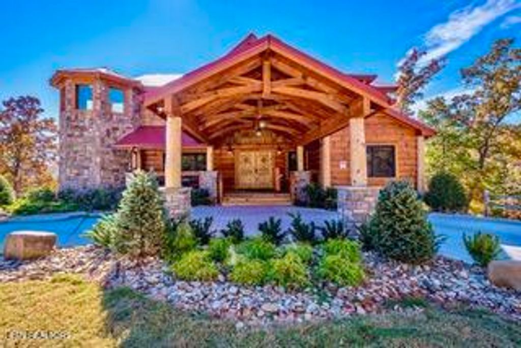 Photo of 3053 Summit Trails Drive, Sevierville, TN 37862 (MLS # 1315389)