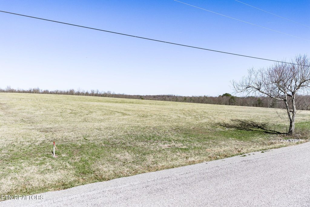Photo of 6 Nicholson Drive, Crossville, TN 38572 (MLS # 1331379)