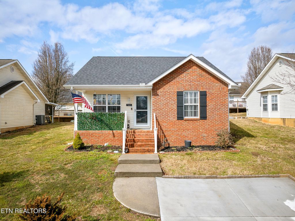 Photo of 1709 Watauga St, Sevierville, TN 37876 (MLS # 1330337)