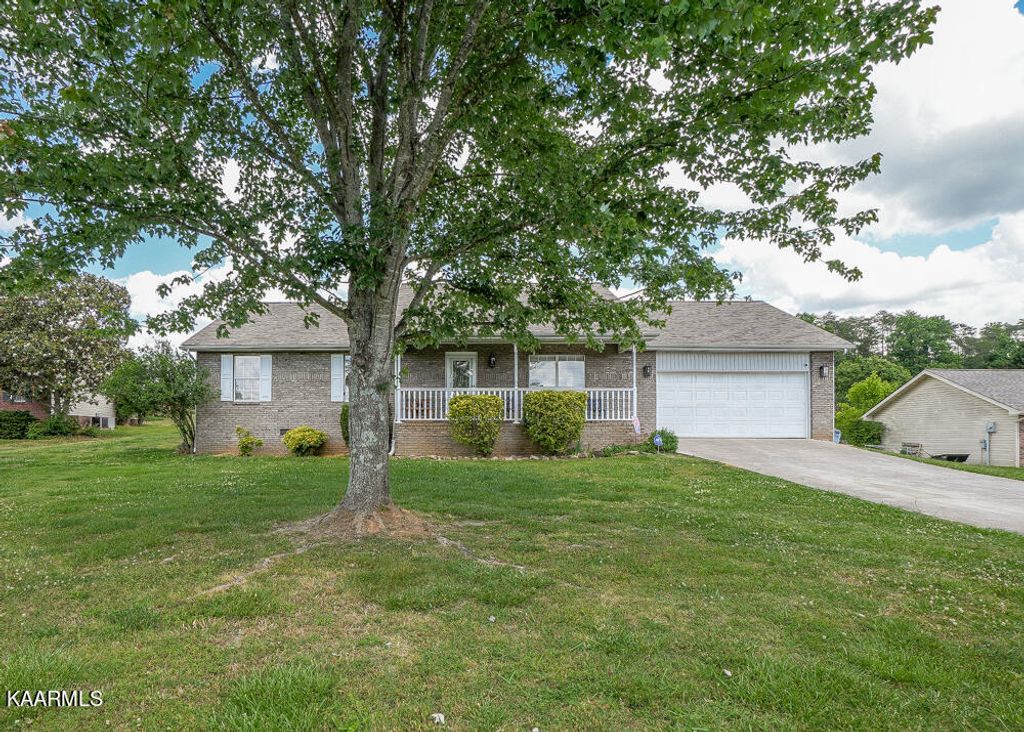 Photo of 120 Franklin Estates Lane, Greenback, TN 37742 (MLS # 1228732)