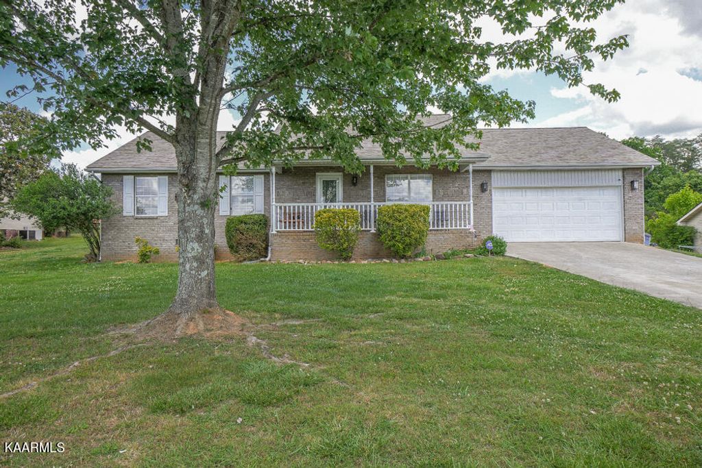 Photo of 120 Franklin Estates Lane, Greenback, TN 37742 (MLS # 1228732)