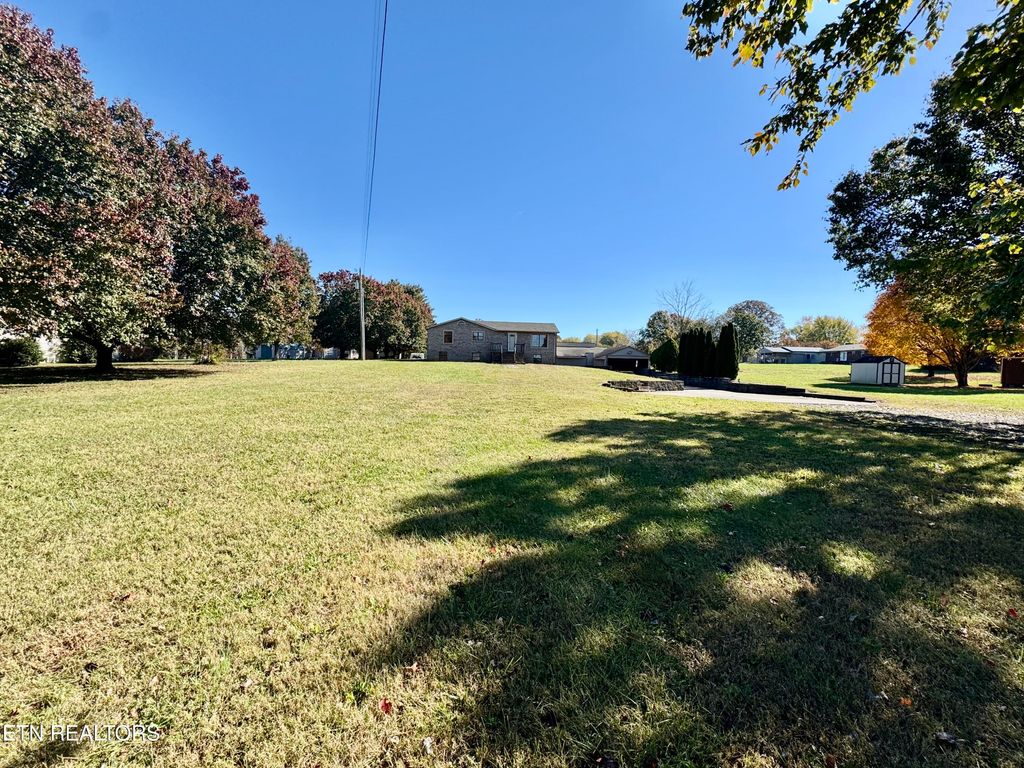 Photo of 1043 Patterson St, Madisonville, TN 37354 (MLS # 1321031)