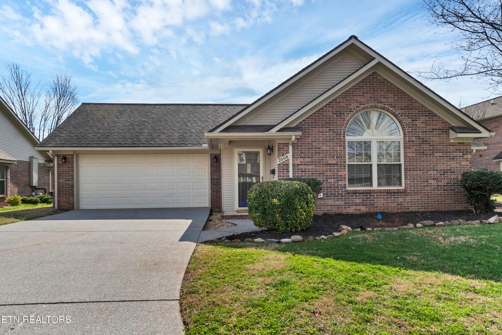 Photo of 2008 Cochran Place, Maryville, TN 37803 (MLS # 1331867)