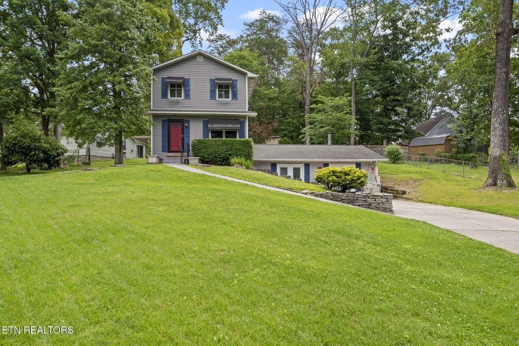 Photo of 104 Quail Run Court, Clinton, TN 37716 (MLS # 1304392)