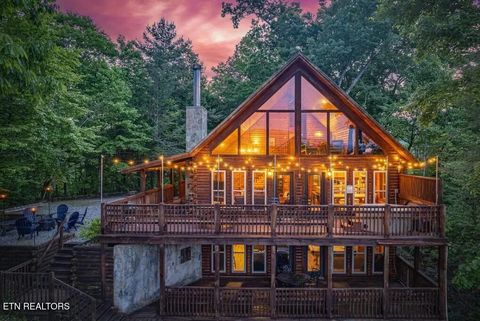 Photo of 531 Gatlin Drive, Gatlinburg, TN 37738 (MLS # 1328940)