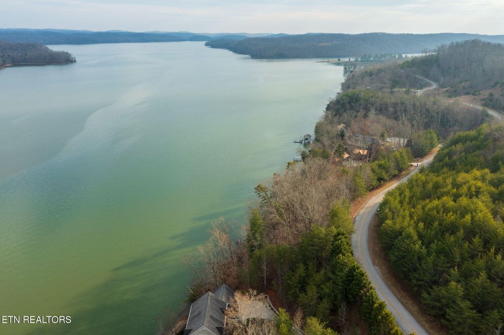 Photo of 127 Thief Neck Drive, Rockwood, TN 37854 (MLS # 1289158)