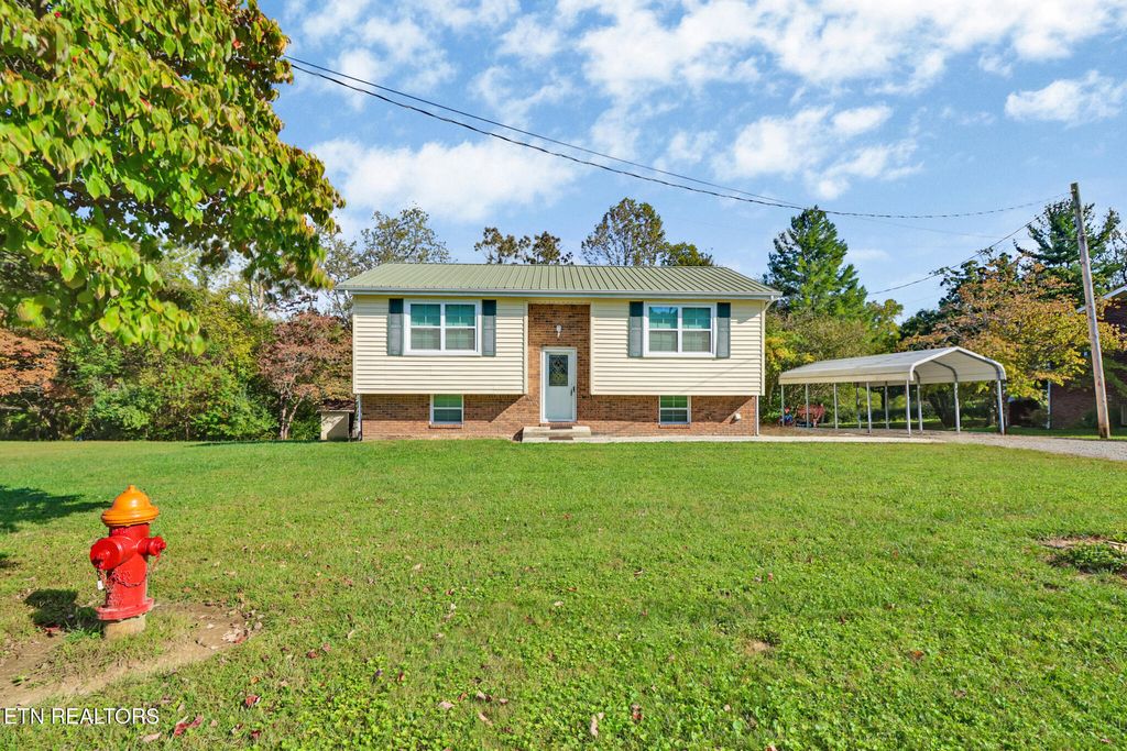 Photo of 141 Crestview Drive, Crossville, TN 38555 (MLS # 1317498)