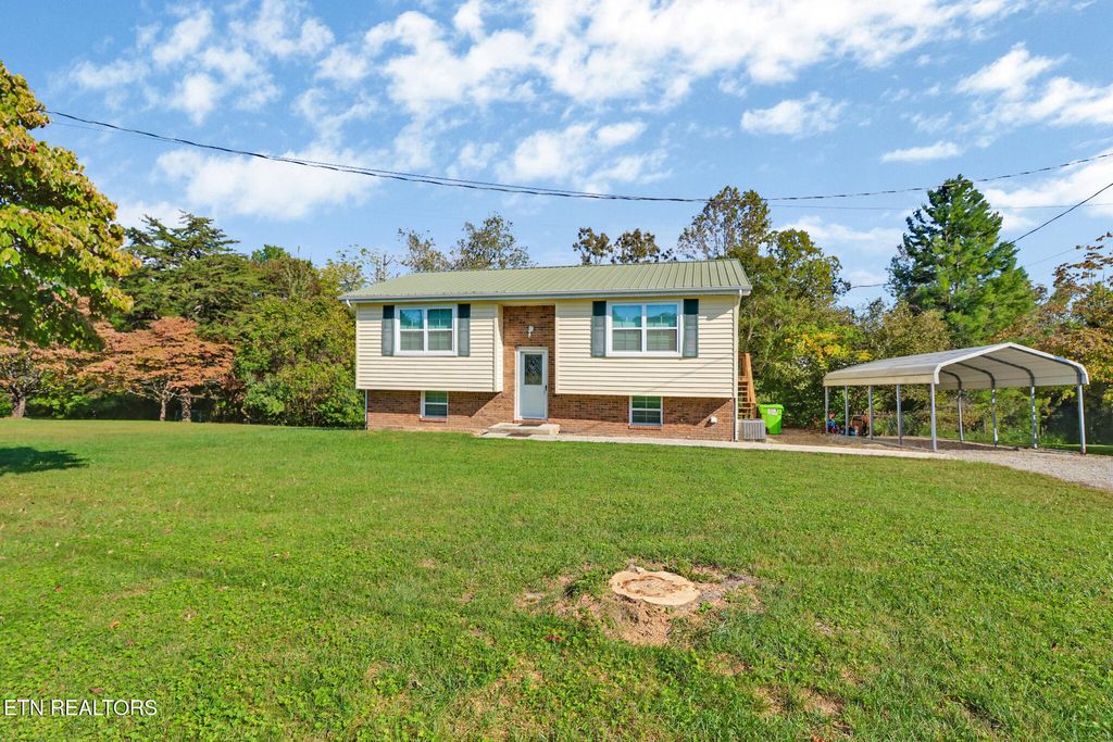 Photo of 141 Crestview Drive, Crossville, TN 38555 (MLS # 1317498)
