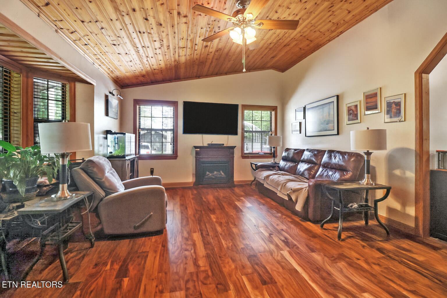 573 Mockingbird Drive