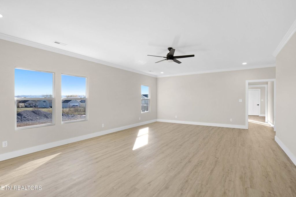 Photo of 1024 Wentford Ave, Sweetwater, TN 37874 (MLS # 1323938)