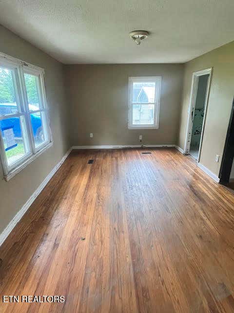 Tiny photo for 131 Howard Ave, Harriman, TN 37748 (MLS # 1350108)