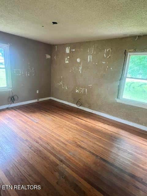 Tiny photo for 131 Howard Ave, Harriman, TN 37748 (MLS # 1350108)