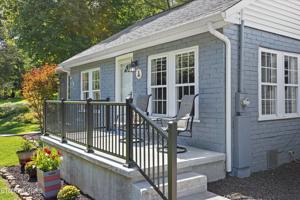 Photo of 10331 Thorn Grove Pike, Strawberry Plains, TN 37871 (MLS # 1313674)