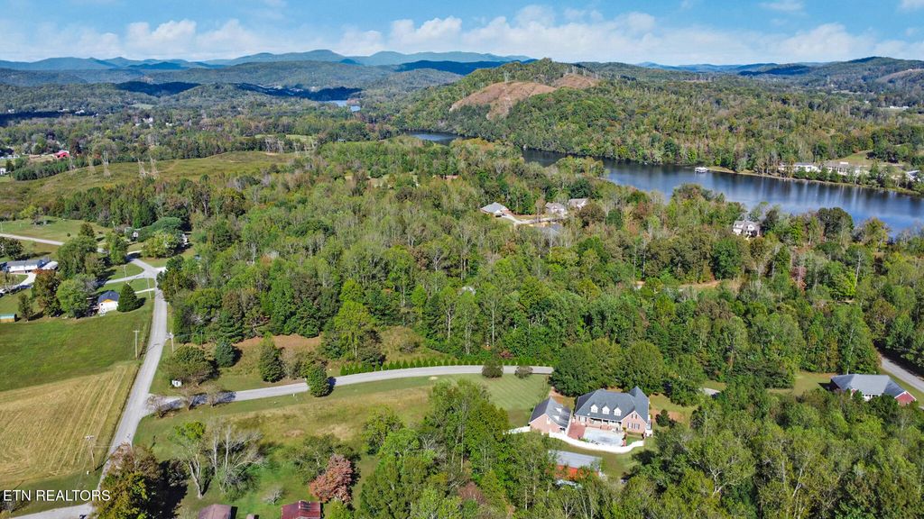 Photo of 34 Indigo Bunting Drive, Harriman, TN 37748 (MLS # 1339528)