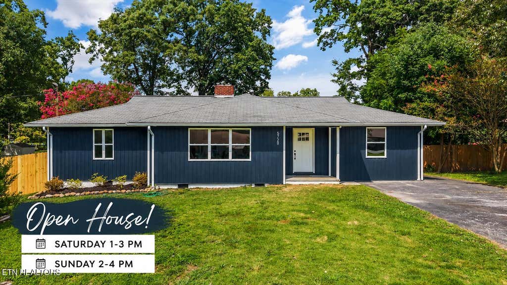 Photo of 5728 Kentwood Rd, Knoxville, TN 37912 (MLS # 1351068)